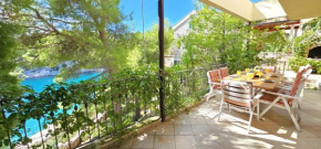 Beach Front Villa, Garden, Quiet Bay, Boat Mooring - Villa Bleu Mer